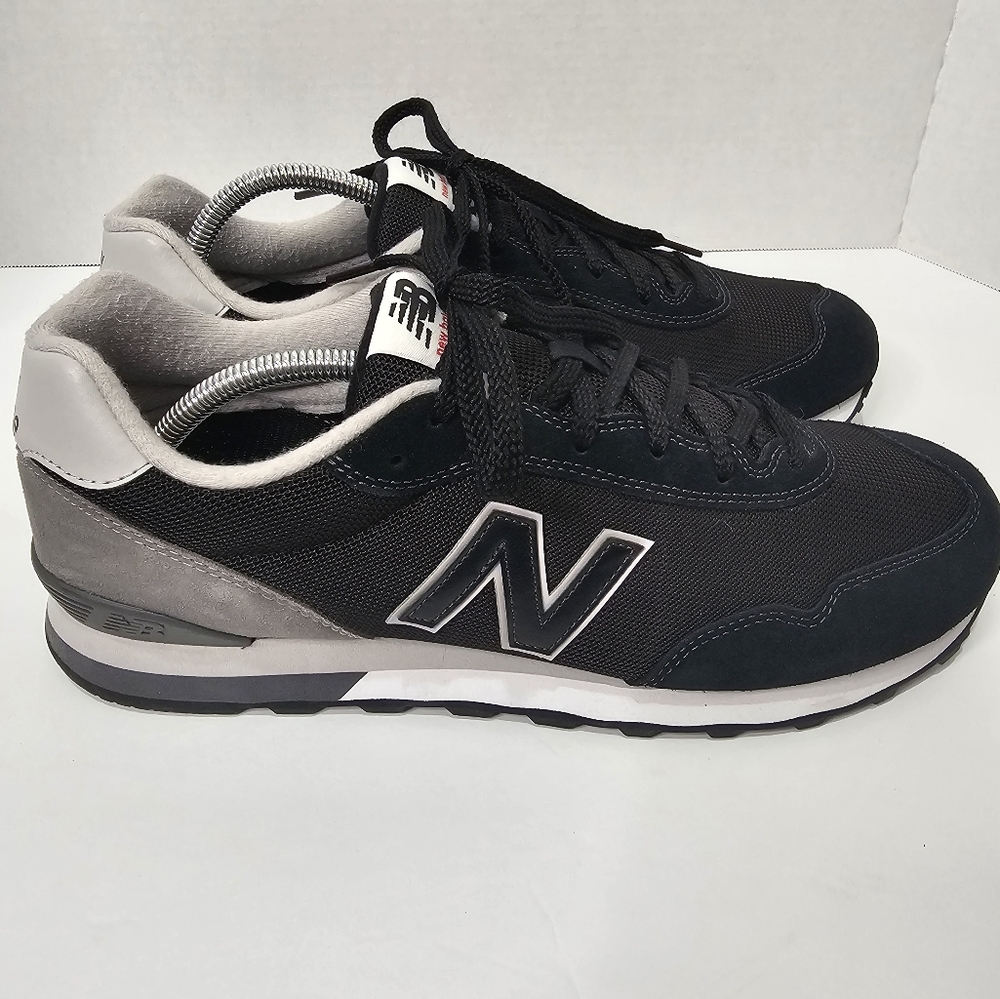 EUC New Balance 515 V3 Casual Lifestyle‎ Shoe Black Marblehead White size 11.5